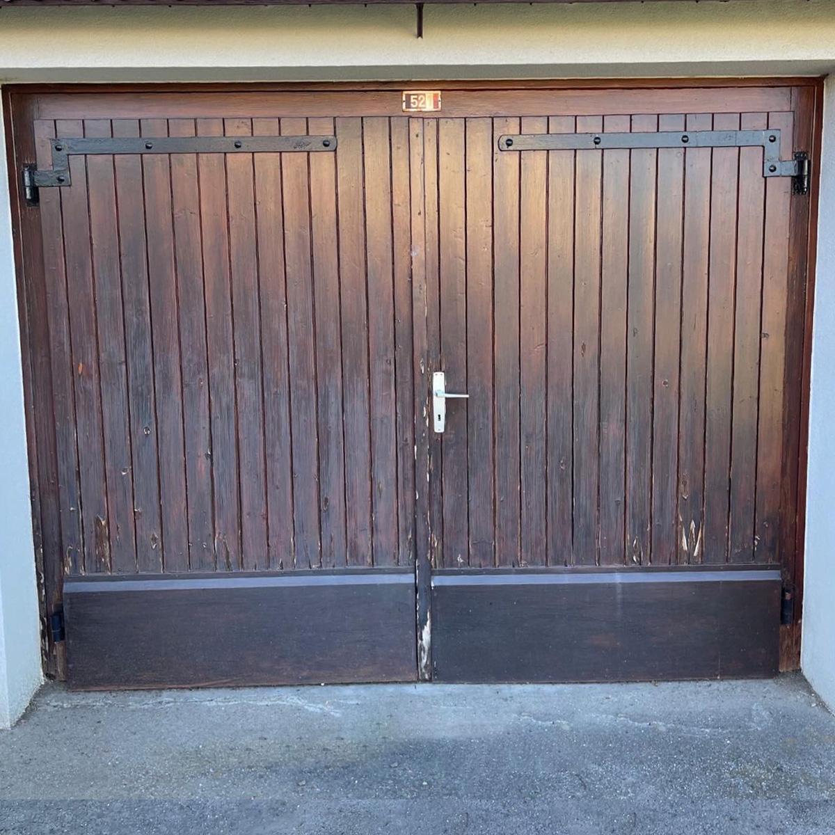 Porte de garage avant rénovation